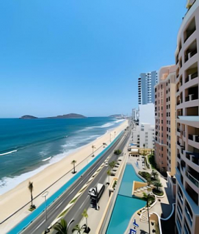 Torre Central 102: Malecón, Lujo y Vistas de ensueño.